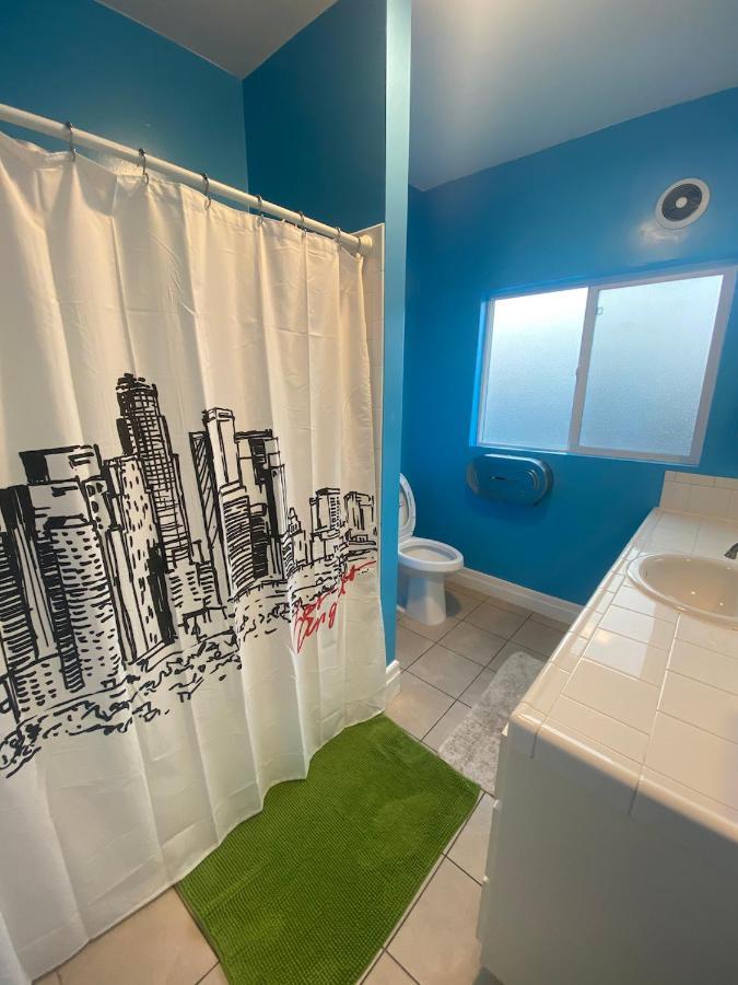 Private Large La Bedroom W Private Half-Bathroom - Ac - Wifi - Private Fridge Near Usc - Exposition Park - Usc Memorial Coliseum - Banc Of California Stadium - Downtown Los Angeles Dtla - University Of Southern California Usc! Exterior photo