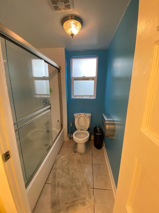 Private Large La Bedroom W Private Half-Bathroom - Ac - Wifi - Private Fridge Near Usc - Exposition Park - Usc Memorial Coliseum - Banc Of California Stadium - Downtown Los Angeles Dtla - University Of Southern California Usc! Exterior photo