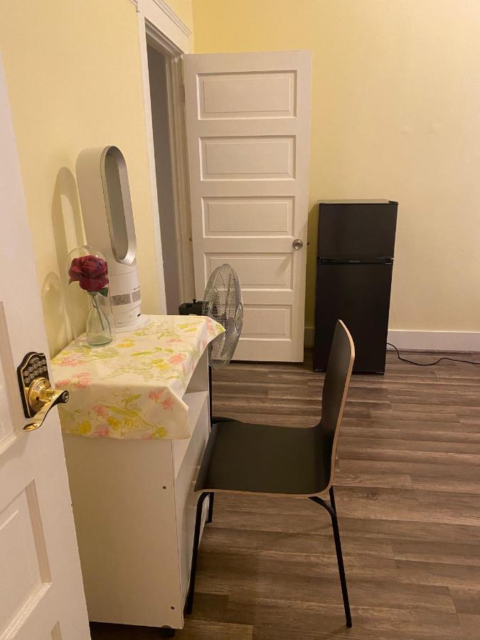 Private Large La Bedroom W Private Half-Bathroom - Ac - Wifi - Private Fridge Near Usc - Exposition Park - Usc Memorial Coliseum - Banc Of California Stadium - Downtown Los Angeles Dtla - University Of Southern California Usc! Exterior photo